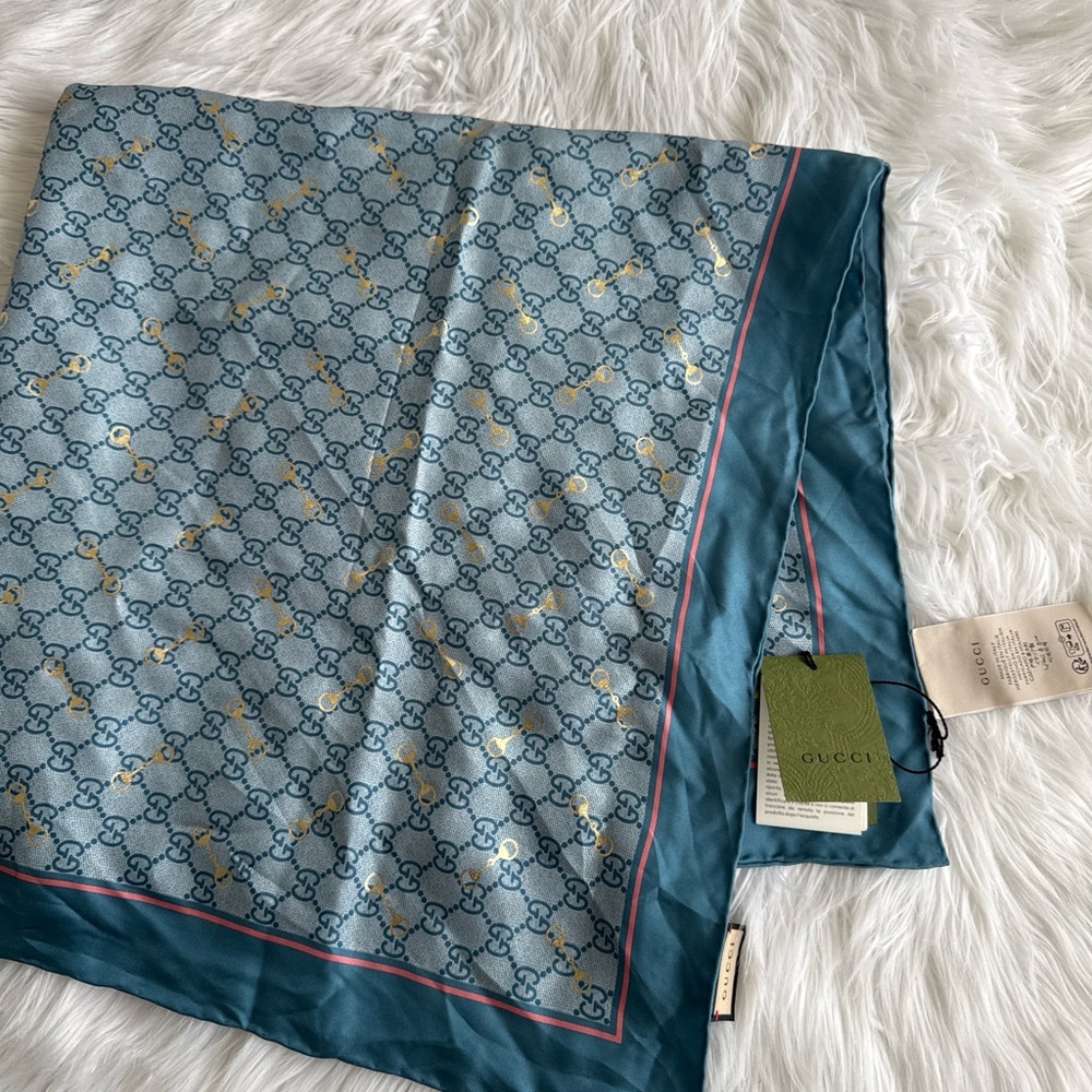 Gucci Teal Silk Scarf with Pink Trim and Gold Motif - Picture 4 of 5